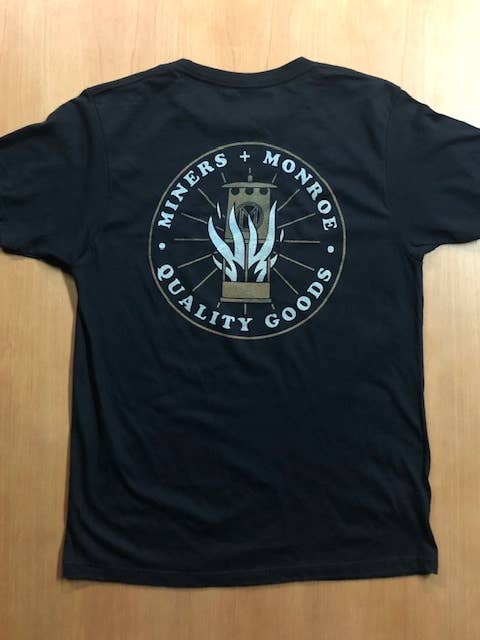 Maglietta Miners + Monroe Lantern Crew per la vendita all'ingrosso da parte di Miners + Monroe Grooming Co.