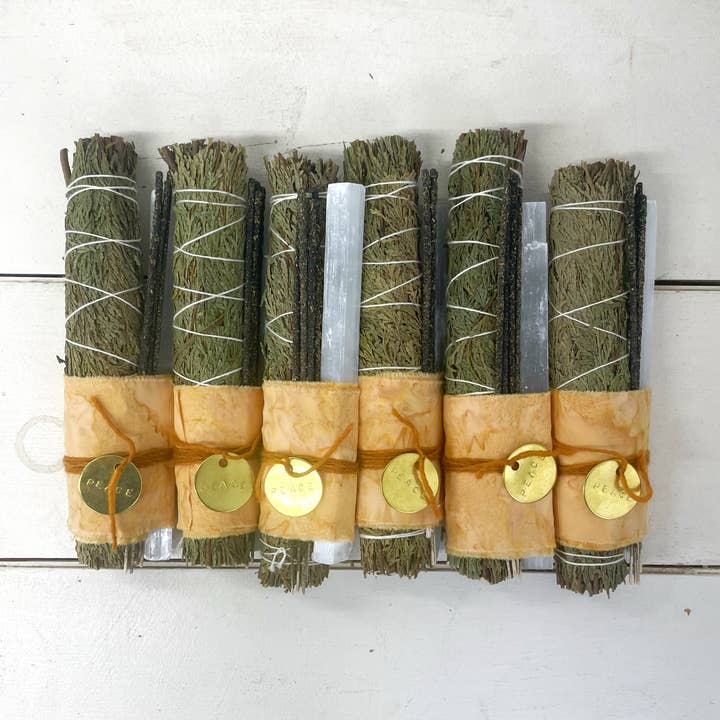 Uppdaterad Stor Cederfredsbunt för wholesale av Catherine Rising