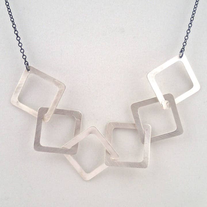 Collana in argento con sei diamanti. per la vendita all'ingrosso da parte di LMNT Jewelry