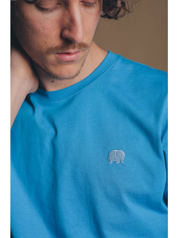 Trendsplant Clothing - Wholesale T-Shirt - Men's - Essential T-Shirt Mediterranian Blue5