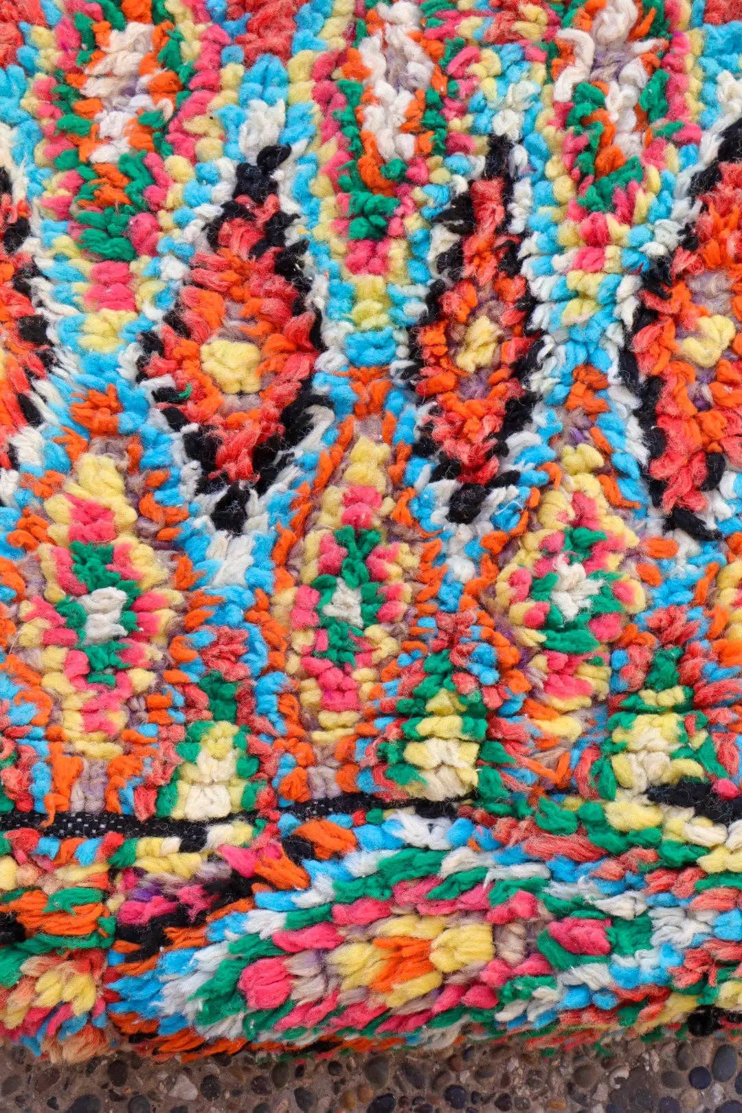 Néda - Wholesale Pouf - Colorful Berber Pouf Azilal Coral Multicolor3