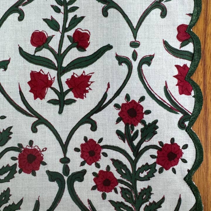 Fabricrush - Wholesale Dinner & cloth napkin - Ruby Red and Emerald Green Embroidery Scallops Napkins7