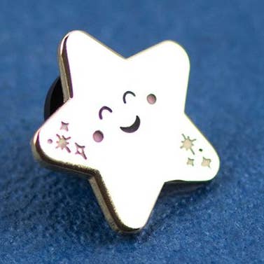 Broche en émail étoile - Doré pour la vente par Girl and Cat Studio