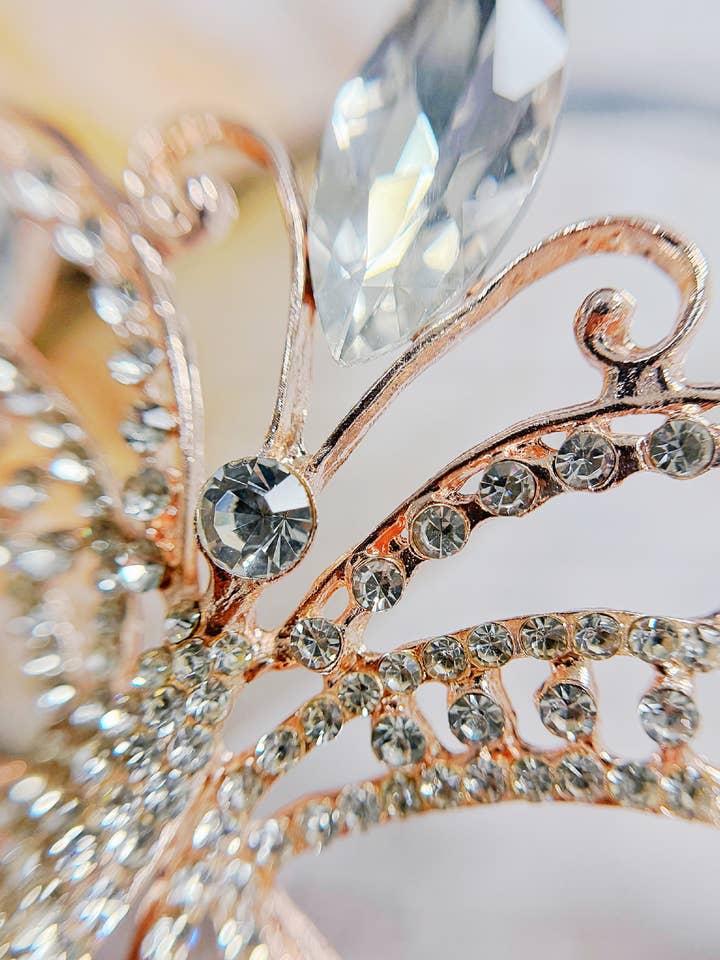 Happy Dream Gifts – Großhandel Kostüm – Damen – Roségoldene Maske, Klare Steinmaske, Schmetterlingsmaskenball-Maske4