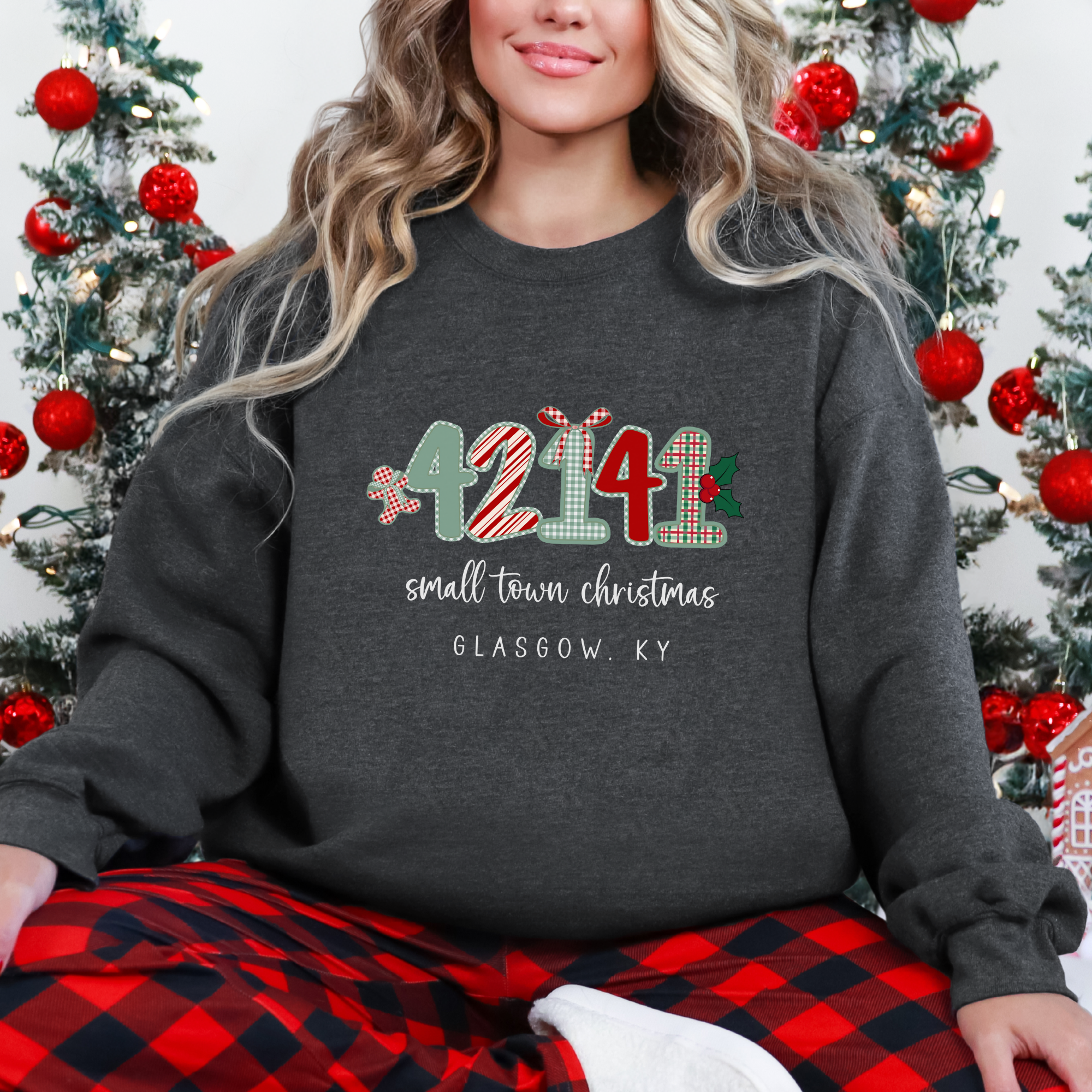 Scripted Pearl - Vente Sweat-shirt à imprimés – femme - Sweatshirt de Noël personnalisé avec graphique de petite ville.12