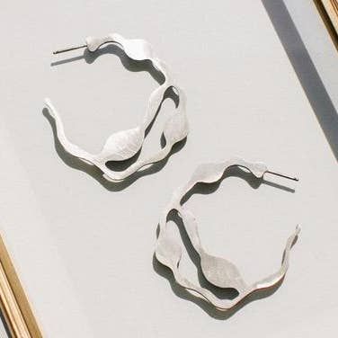 Créoles Arame en argent pour la vente par Denisa Piatti Jewellery