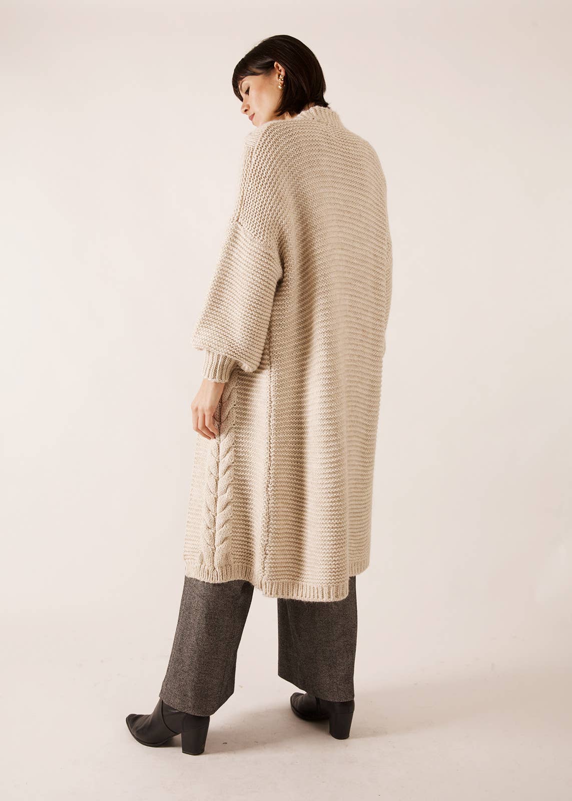 JULIA PARIS - Wholesale Cardigan - Women's - Long cable-knit cardigan - wool and alpaca blend4