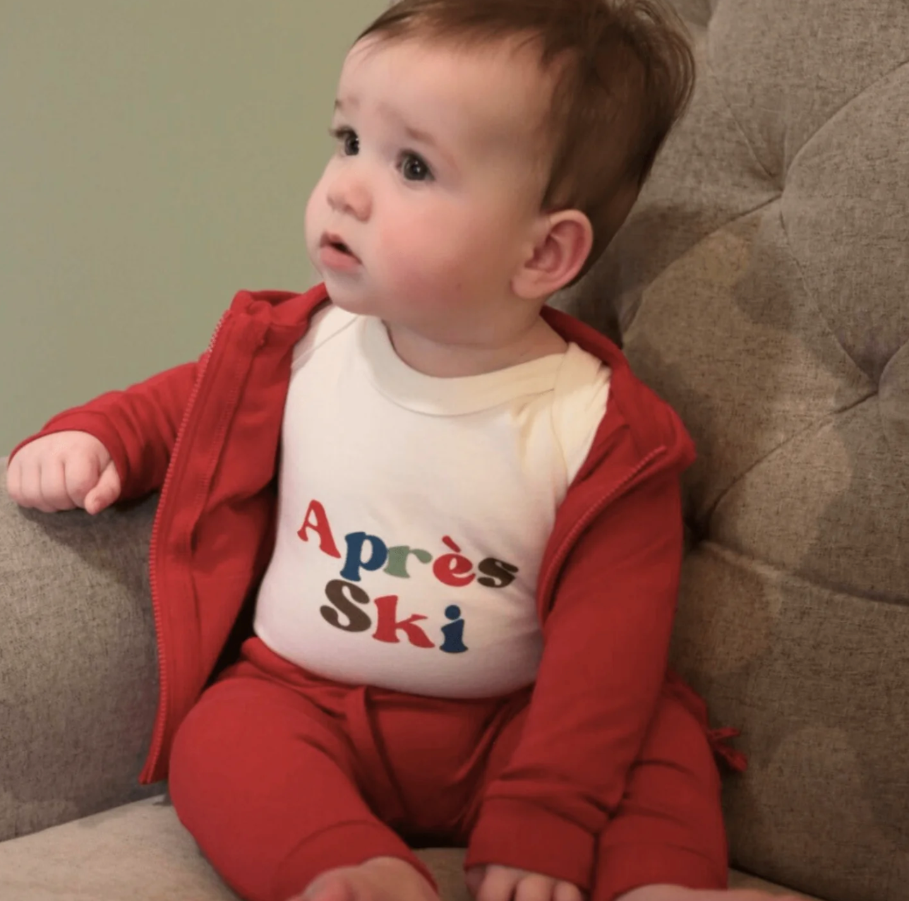 Vermelho escarlate calças orgânicas para bebé criança lounge | vermelho escarlate para venda a revendedores na Faire3