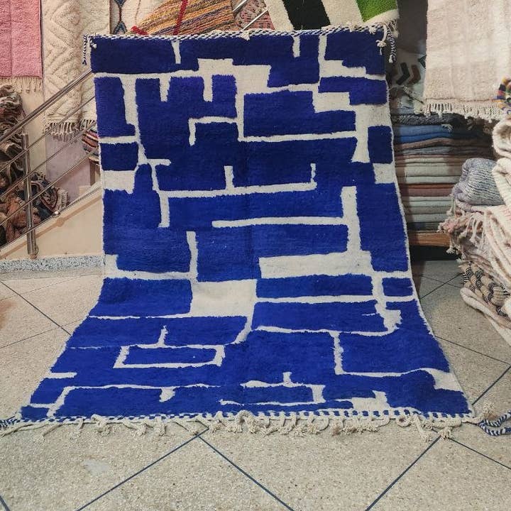 HANDMADE CARPETS MOROCCAN RUGS 200 - 300 cm 201 for wholesale by Maroccarpets Poufs and pillows wholesale +31648976894