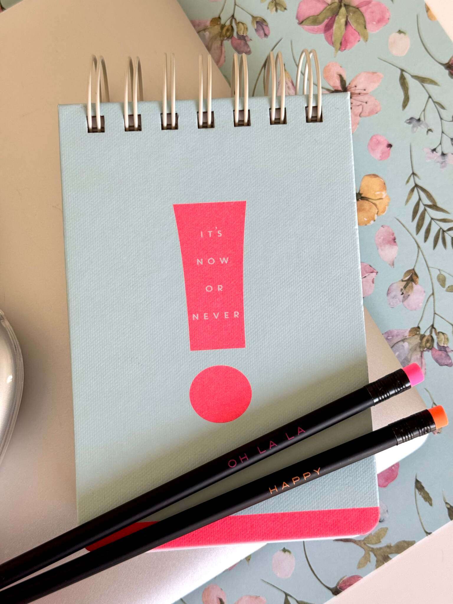 Rössler Papier - Wholesale Pencil - Neon Pencils 3-Piece Set with Quote & Eraser2