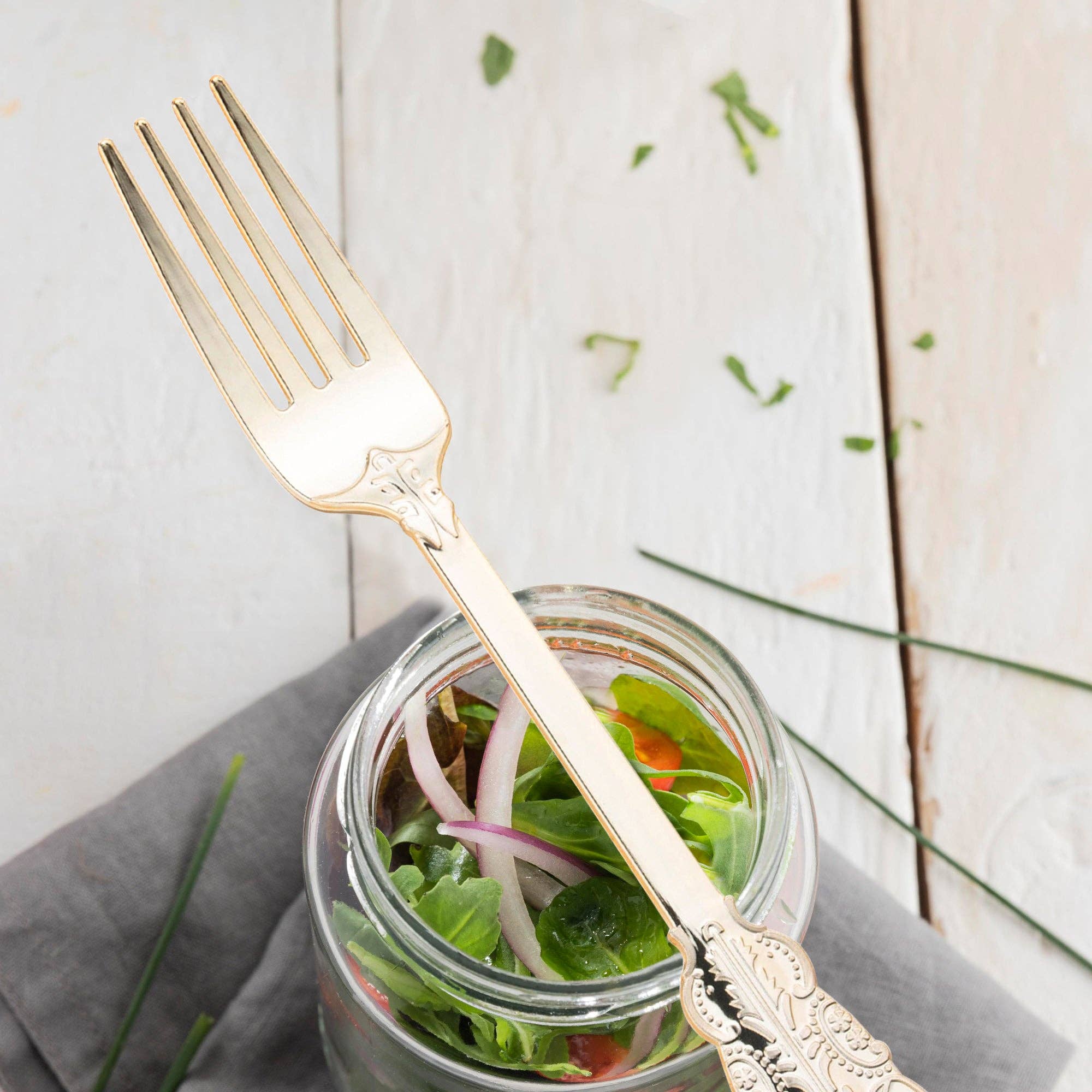 Smarty had a Party - Wholesale Disposable Servingware Set - Shiny Baroque Gold Plastic Forks - 600 pcs7