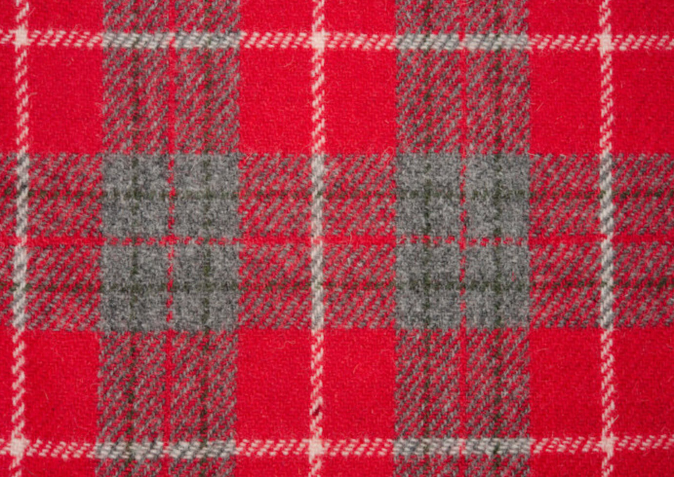 Studio Sunart – wholesale Throw/decorative pillow – Small Highland Cow Cushion1