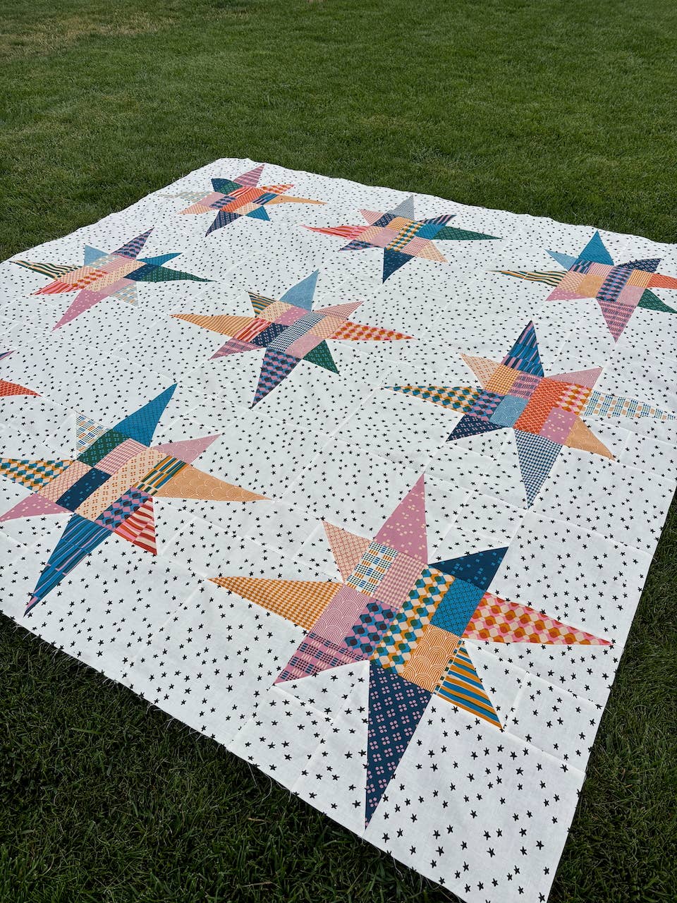 AllisonRamsing.com - Wholesale Craft Supplies - *NEW PATTERN* Family Stars Quilt Pattern - Printed 11