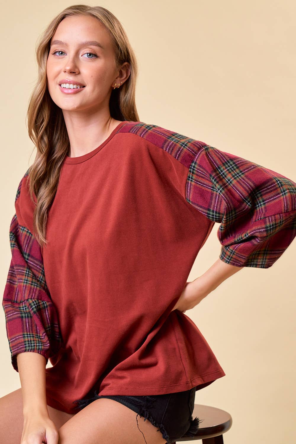 Doe and Rae – wholesale Tunic – Women’s – EXAGGERATED SLEEVE PLAID CONTRAST TOP - 43682T0