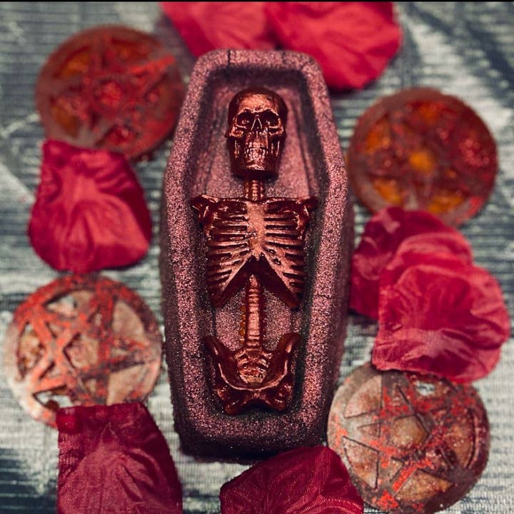 Til death coffin metallic bathbomb large for wholesale by Hexbomb ltd