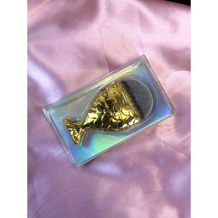 VIAI Beauty - Wholesale Cheek/Face Makeup Brush - Foundation Brush2