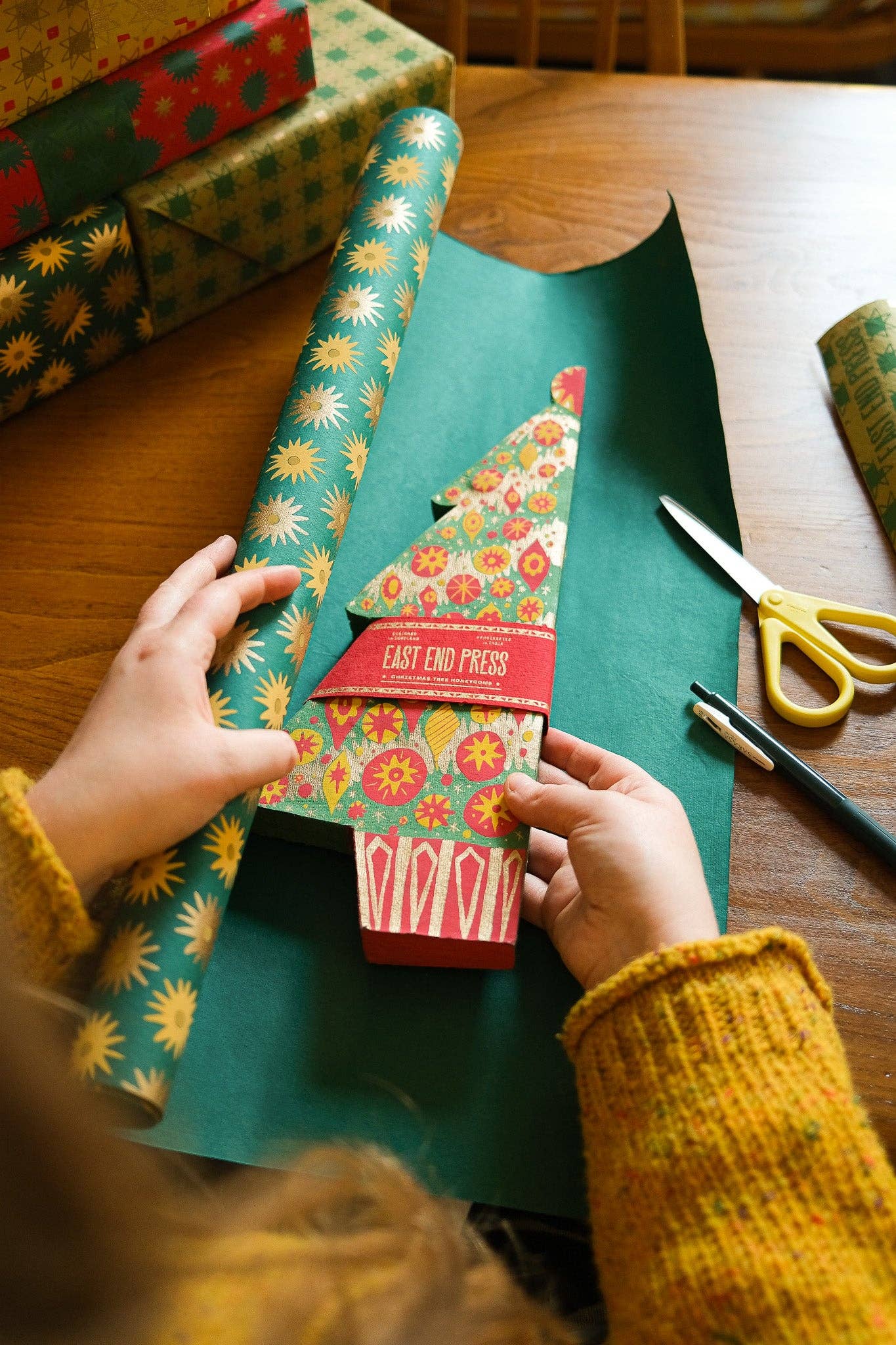 East End Press - Wholesale Christmas Decoration - Christmas Tree Honeycomb12