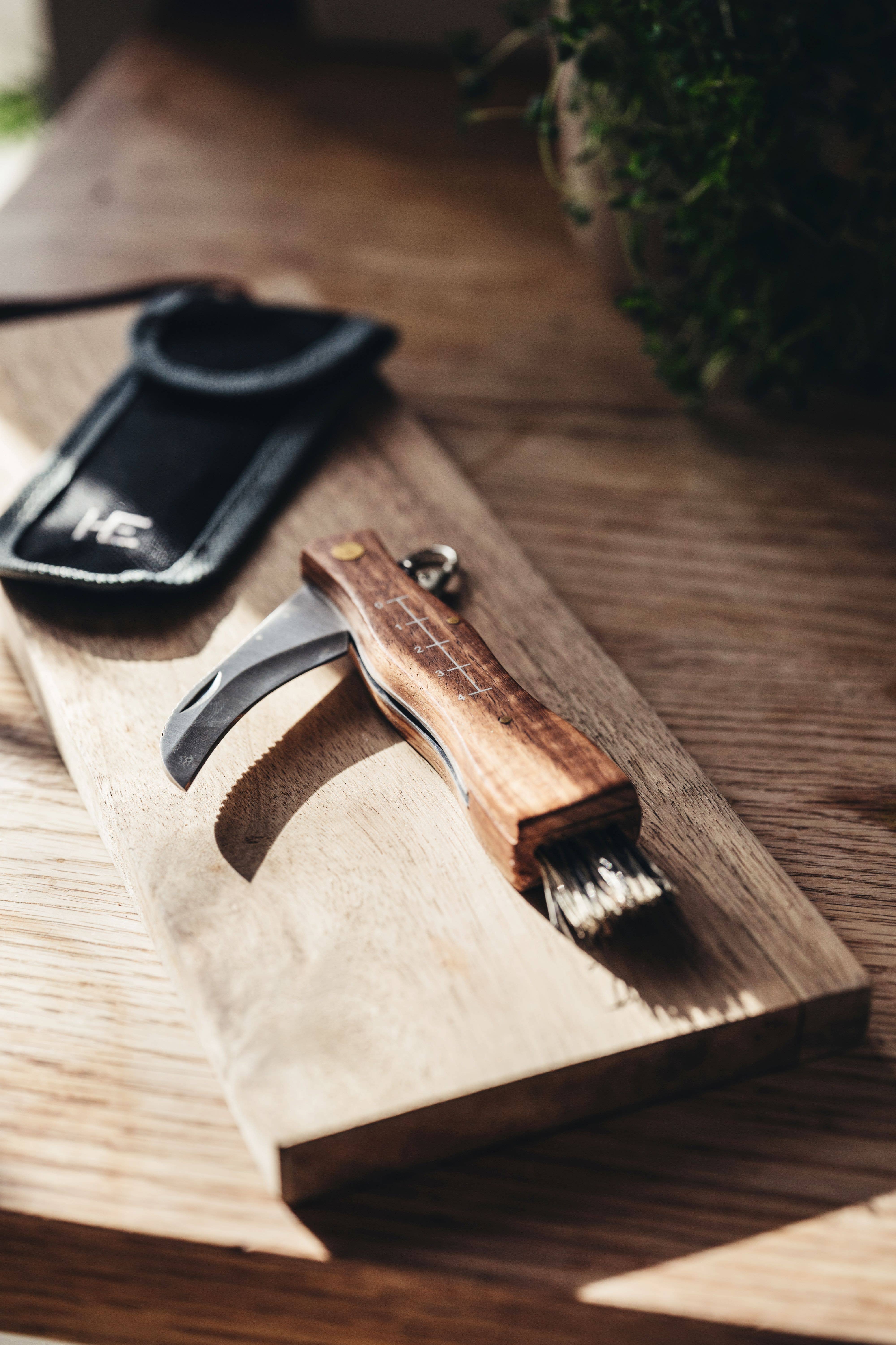 HEIROL - Vente Couteau de cuisine/multi-usage - Couteau pliant pour champignons avec étui ceinture1