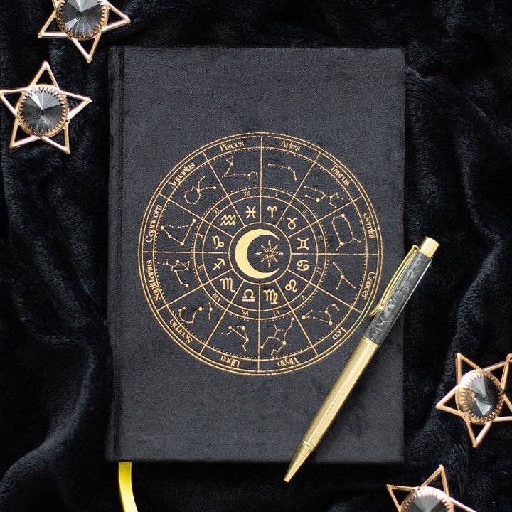 Diario con ruota astrologica e penna nera in ossidiana per la vendita all'ingrosso da parte di Something Different Wholesale