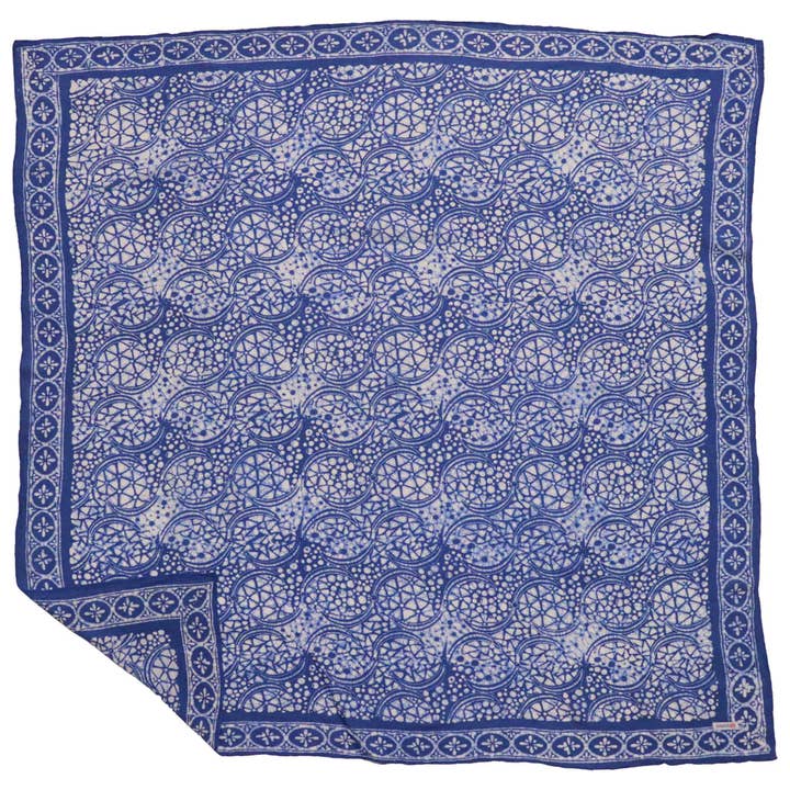 Gran bandana batik teñida a mano de 39" - Algodón suave y ligero, Piedra azul para venta al por mayor de Kasih Co-op