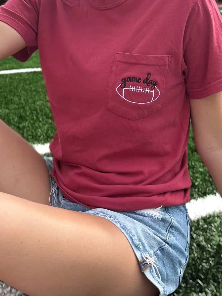 Camiseta de Bolso Bordada Game Day por atacado de JAR Co