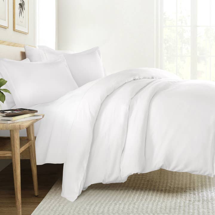ienjoy Home - Wholesale Duvet Cover - 300 Thread Count 100% Long Staple Cotton Duvet Cover Set1