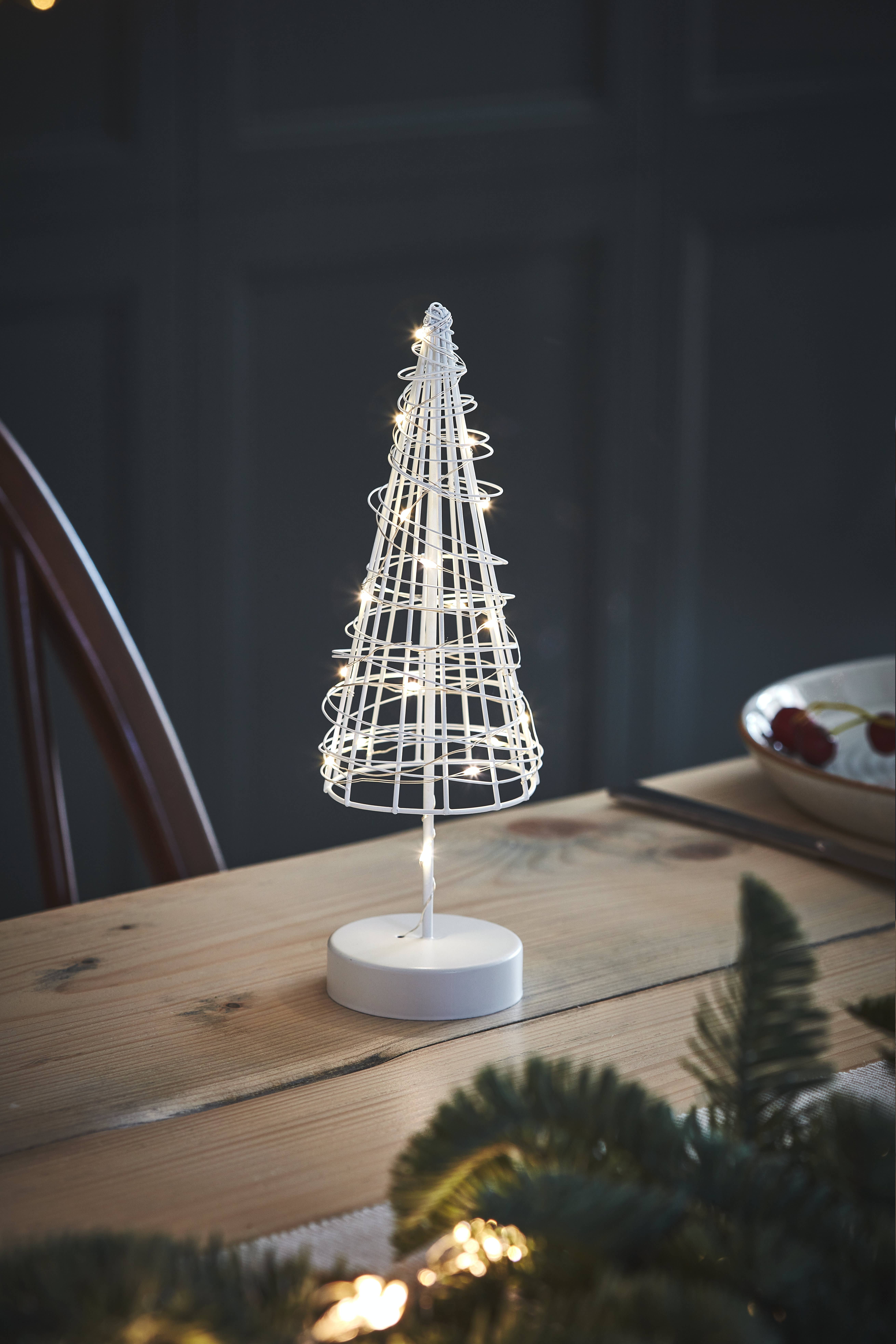 Lightstyle London – Decoração de Natal por atacado – Árvore Decorativa de Mesa em Arame com 20 LEDs Branco Quente1