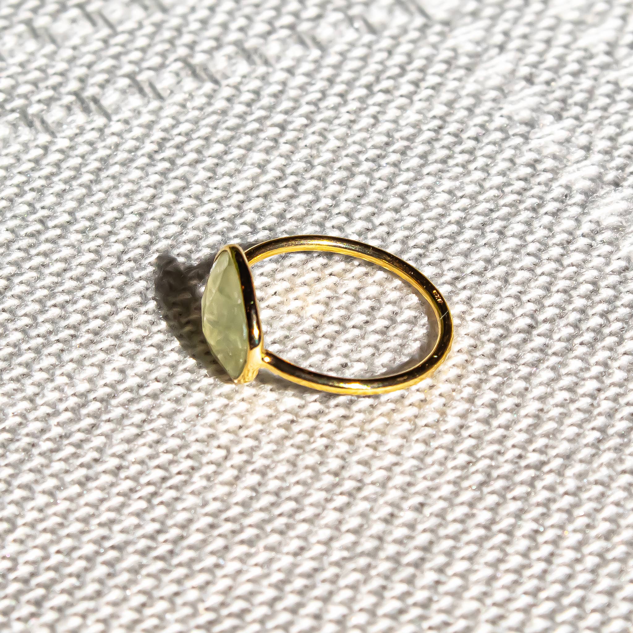 Quasar Gems USA – wholesale Single stone/solitaire ring – Prehnite Ring Sterling Silver 18K Gold Micron Abstract2