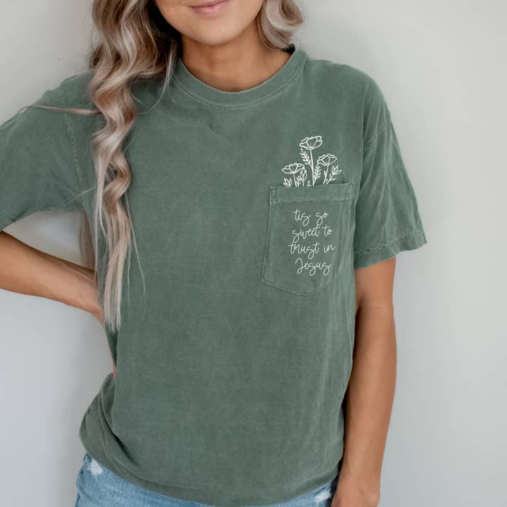 Faith & Life Christian Brands – wholesale Screen printed t-shirt – Women′s – Tis So Sweet to Trust in Jesus Pocket T Shirt0