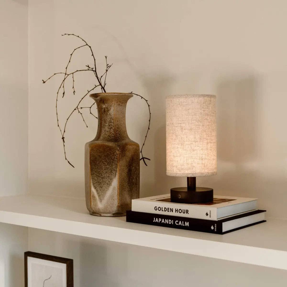 Tavellio - Vente Lampes d'appoint/de bureau - Lampe de table en bois sans fil Ben Dark Brown | Rechargeable, dimmable et jusqu'à 100 heures d'autonomie11