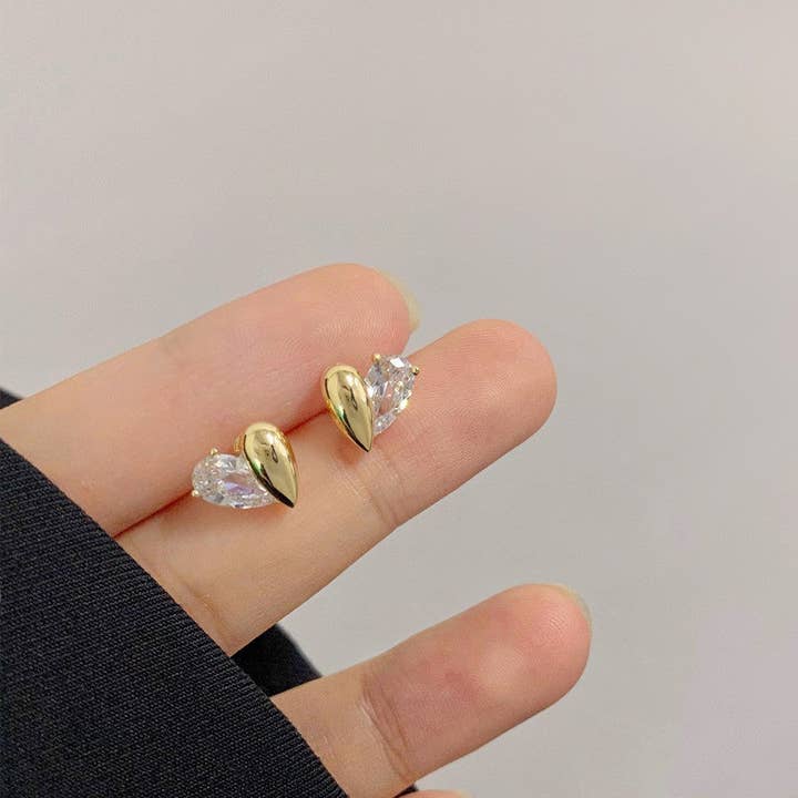 Pendientes de Amor de Plata de Ley Diseño de Nicho Pendientes Asimétricos Franceses para venta al por mayor de Facetreasures Boutique