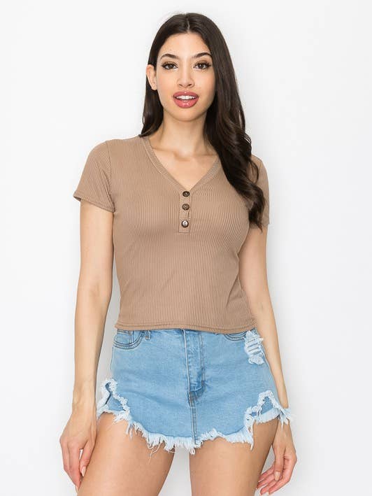 CAMICIE SLIM IN MAGLIA A MANICHE CORTE CON BOTTONI SUL DAVANTI per la vendita all'ingrosso da parte di Pristine wear