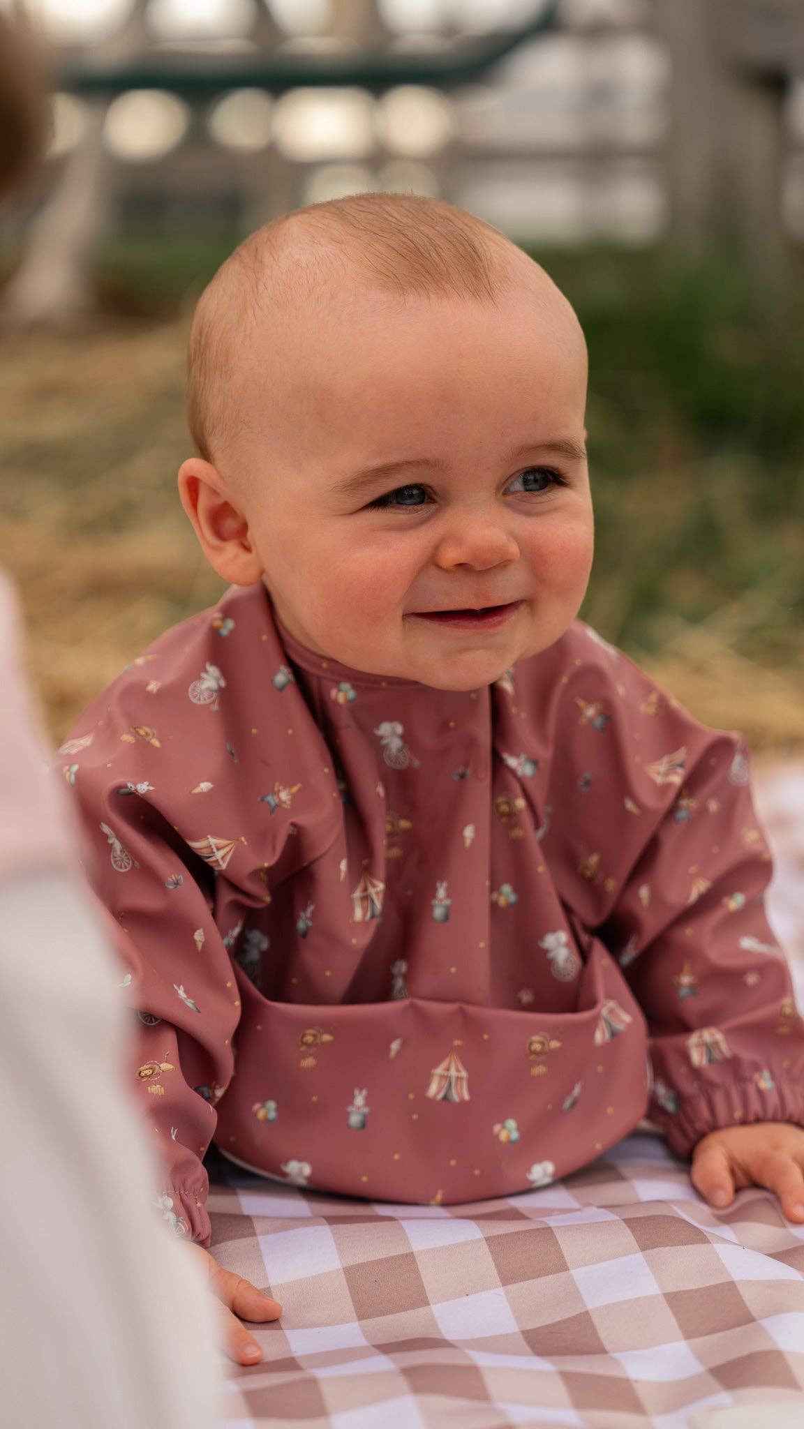 Micasso & Co - Wholesale Apron - Kids - Long-sleeve bib with integrated pocket5