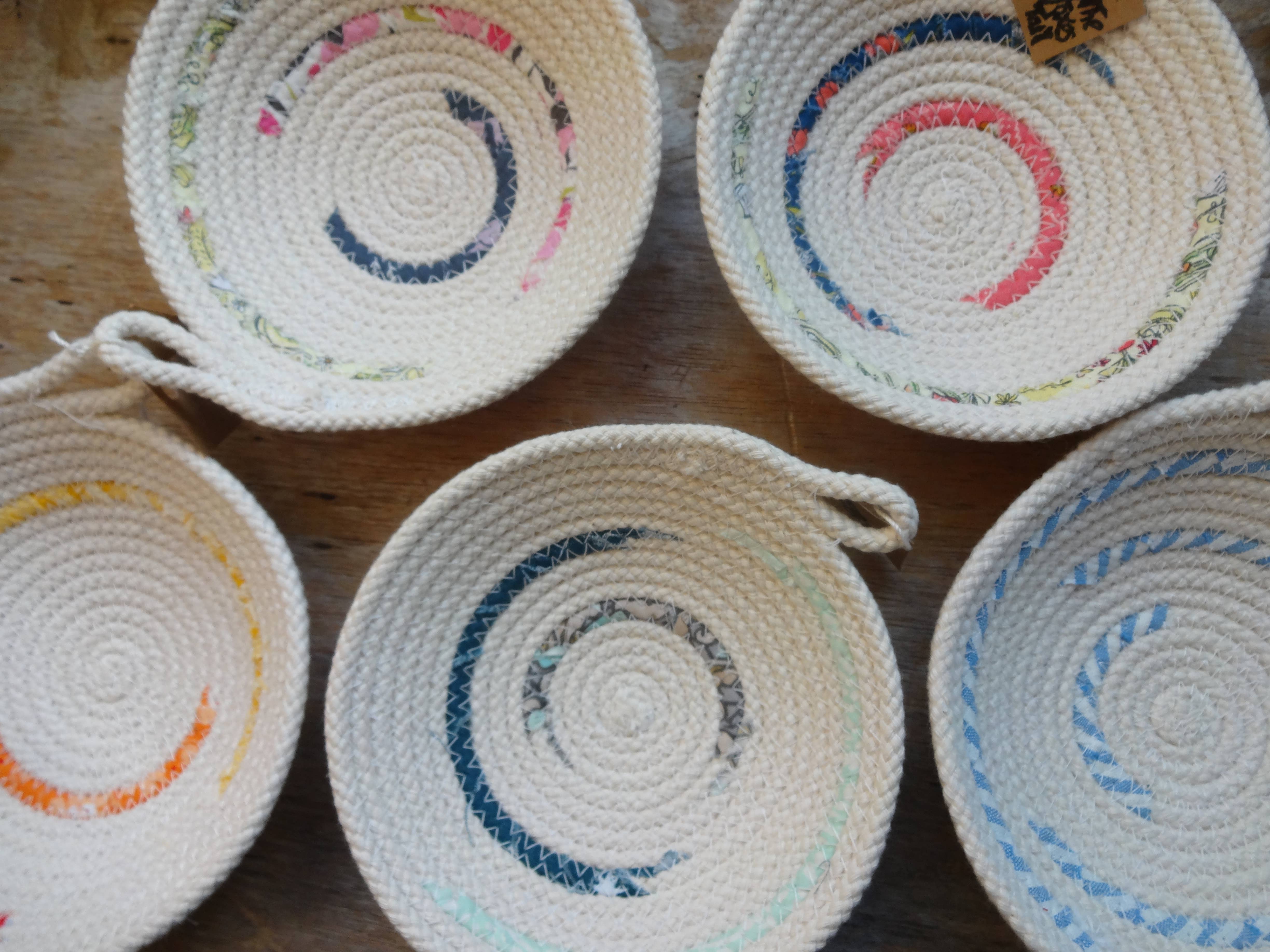 The Foxes Tail – wholesale Dekorativ tallrik/fat/skål – Tyg Wrapped Cotton Rope Bowl: Stor23