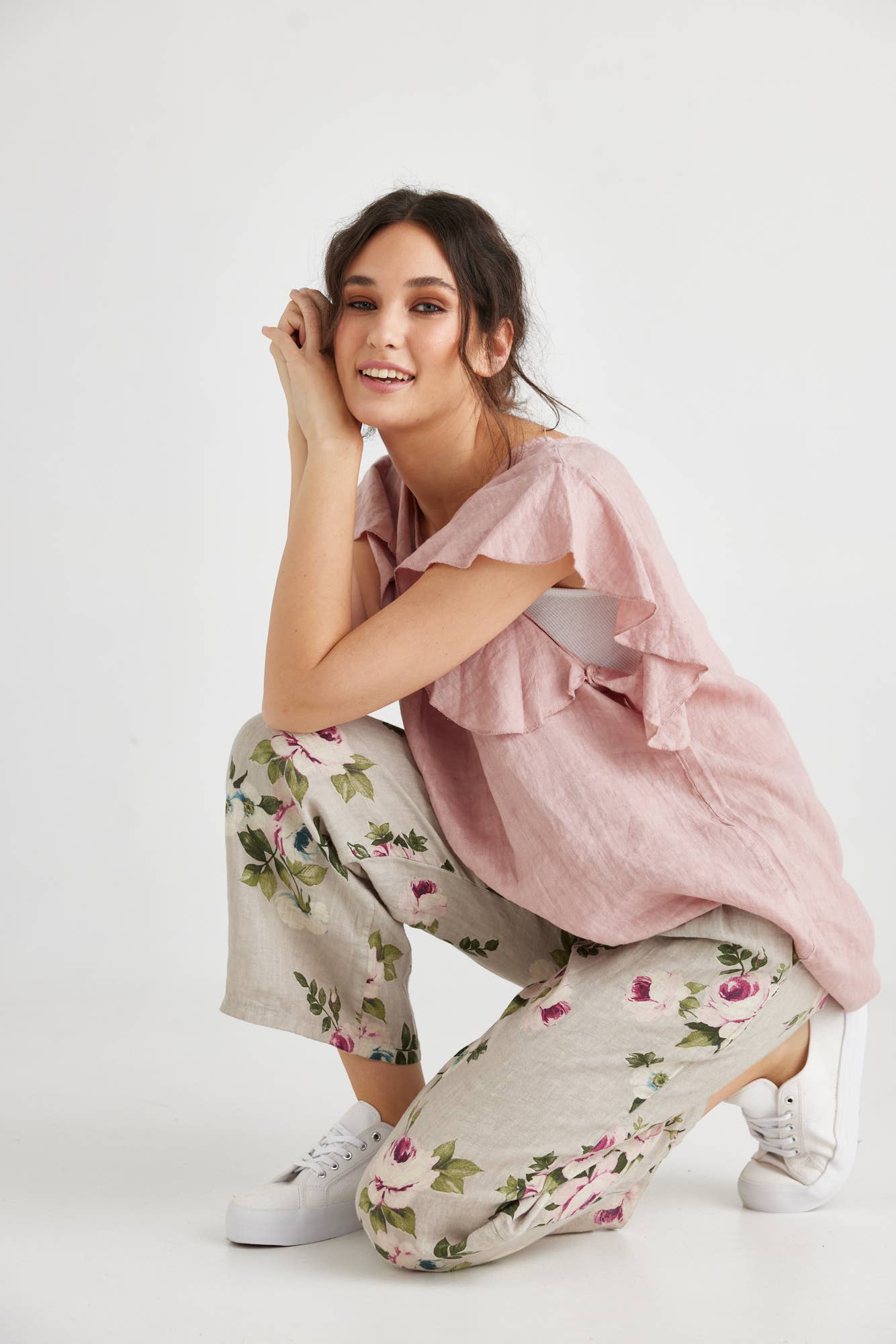 Miss Rose Sister Violet – wholesale Byxor - Dam – Dambyxa Eva i linne med blommönster11