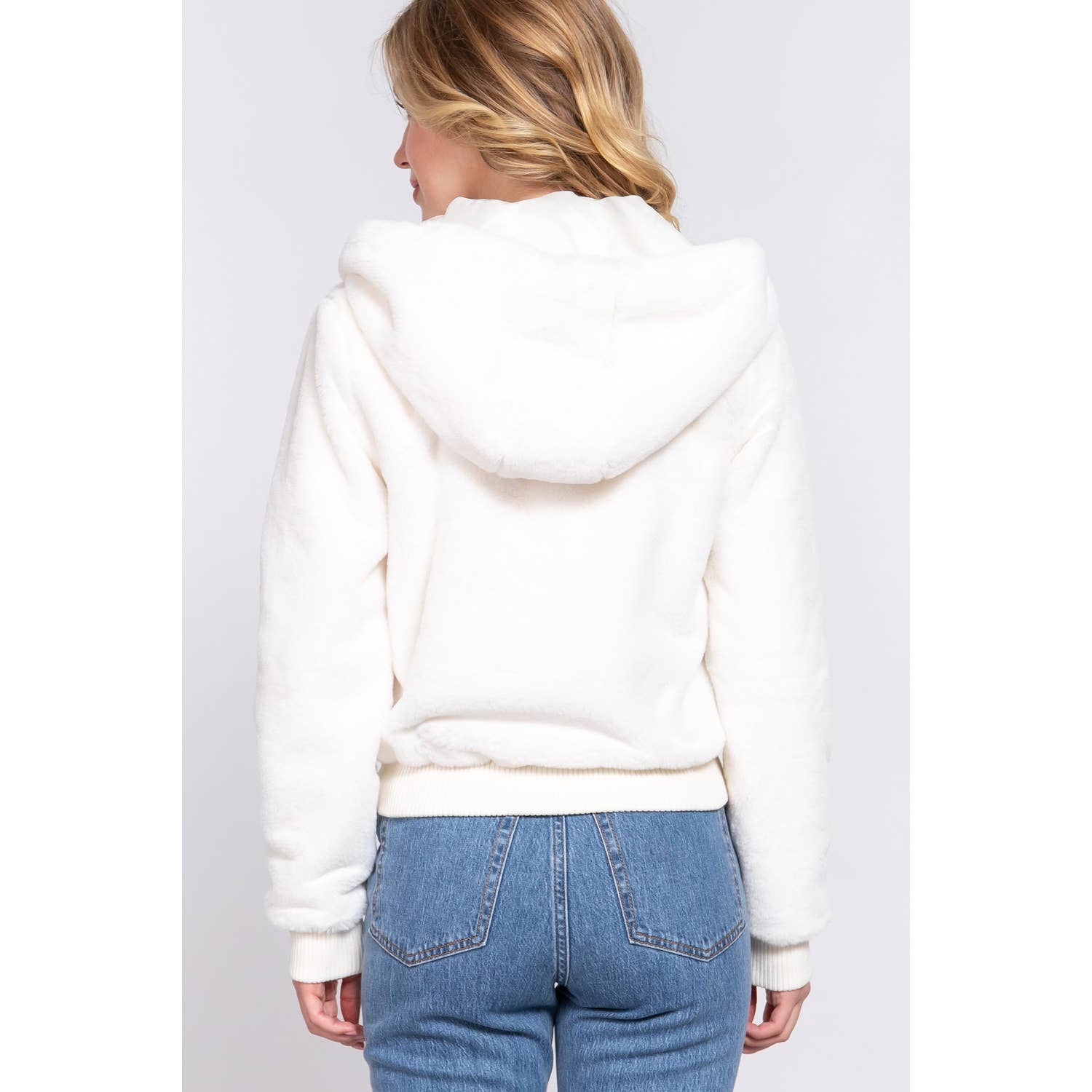 HiteJeans - Vente Veste – femme - VESTE À CAPUCHE ZIPPÉE EN FAUSSE FOURRURE13