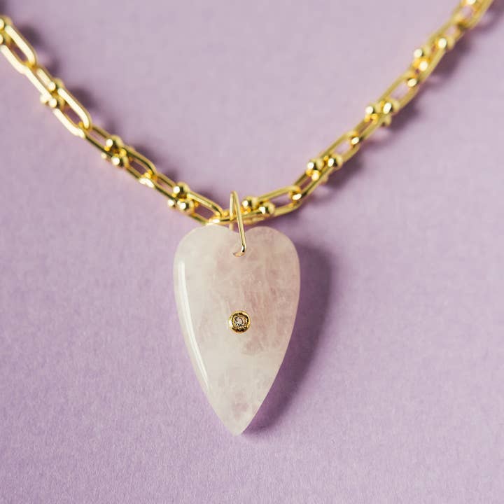 Hjärta av sten-halsband i rosa för wholesale av MacRae & Co