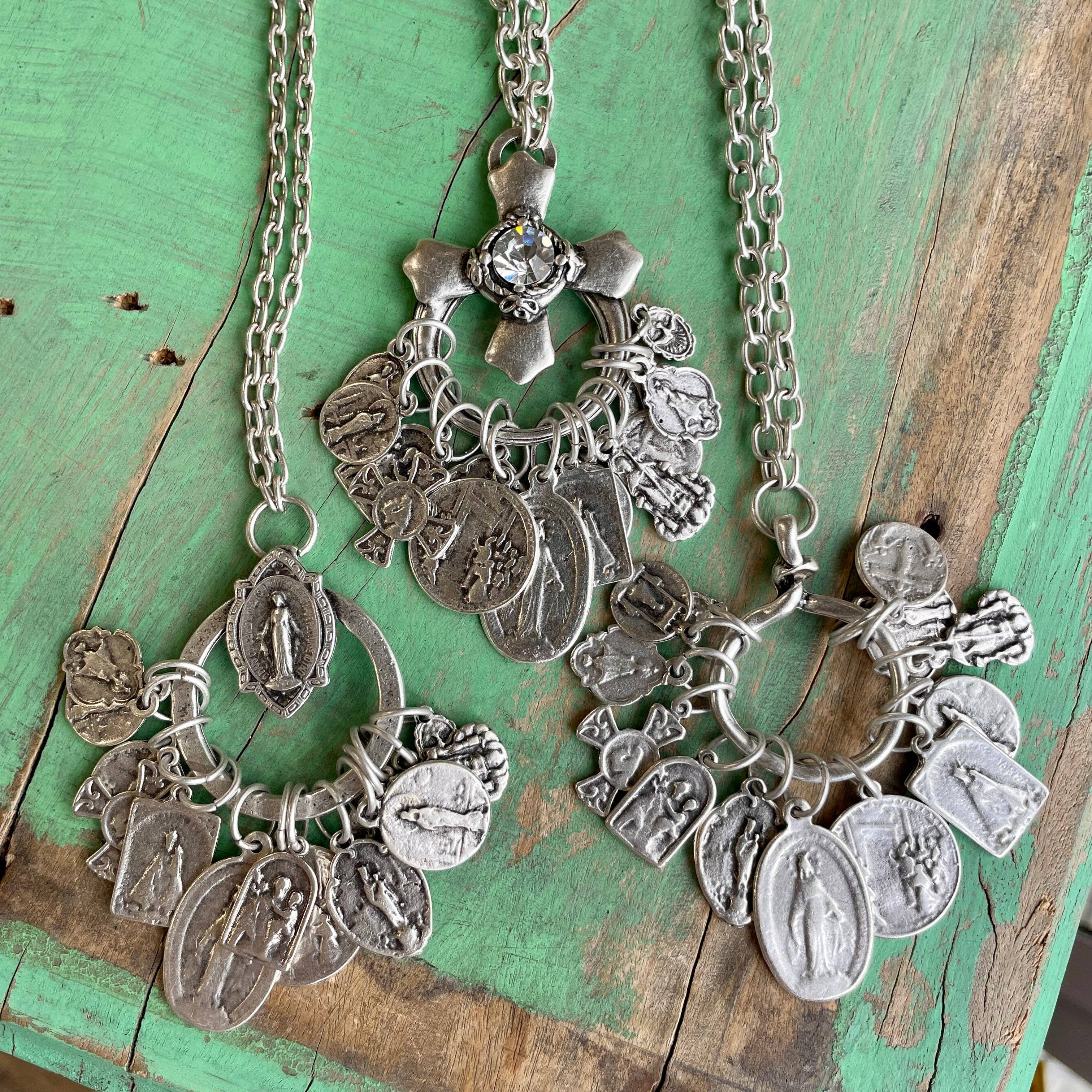 Love and Honor Jesus LLC - Wholesale Halskettinghanger - Ketting met heiligenbedels13