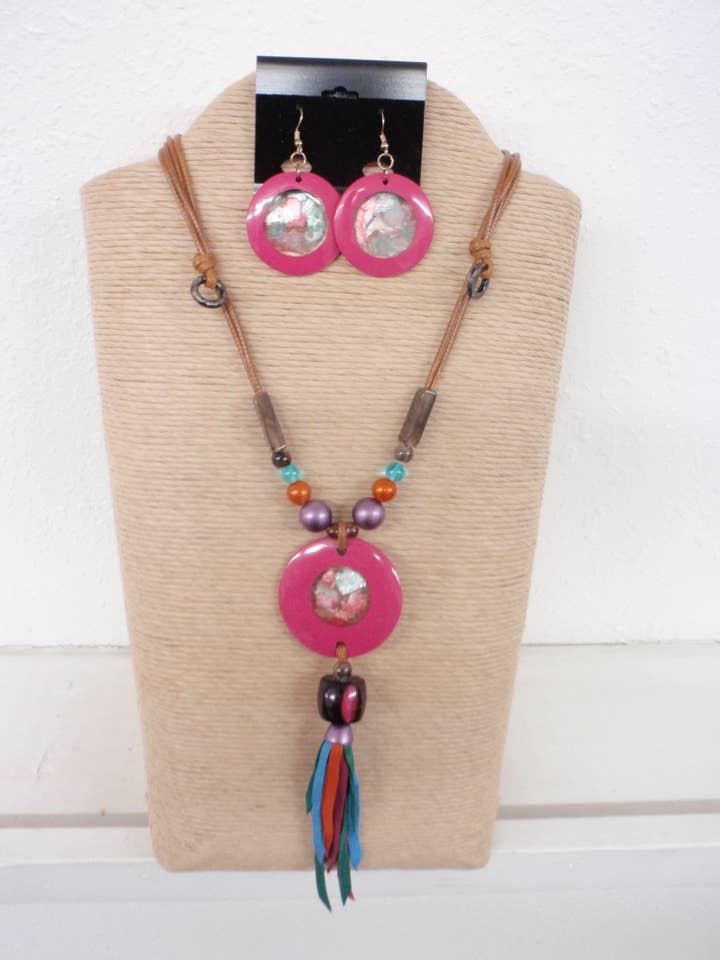 4 STRANDS BROWN CORD WITH ROUND SHELLS NECKLACE SET19041 for wholesale by International Duru's