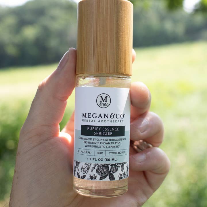 MEGAN & CO. Herbal Apothecary - Vendita all'ingrosso Spray per tessuti e ambienti - Purify Spritzer (50mL) – Un Detergente Energetico3