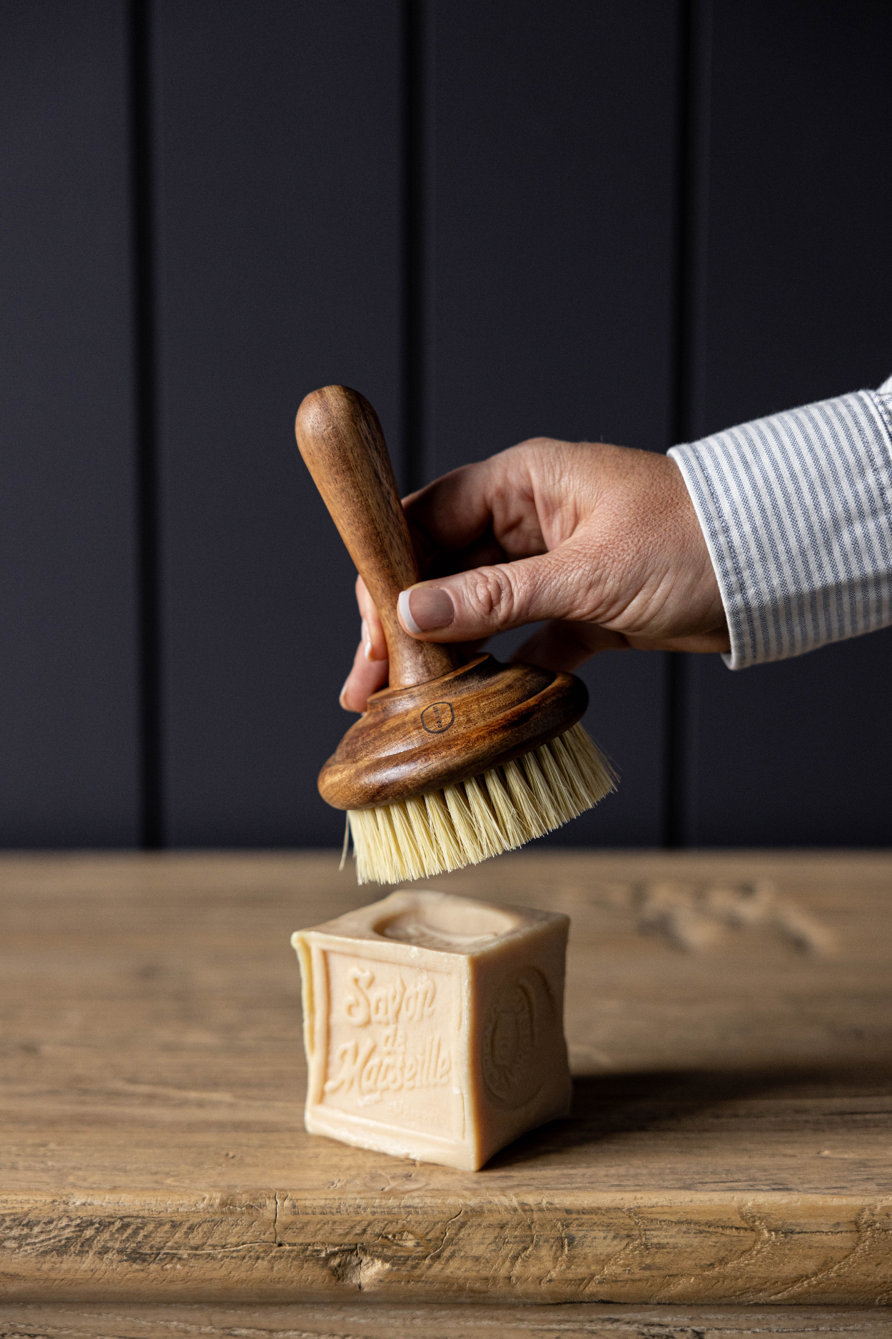 Luxe B Co - Wholesale Cleaning Brush - Dish Soap Scrub Brush  2