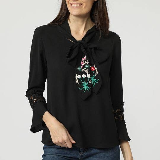 BanBat - Wholesale Blouse - Women's - Blouse with embroidered bow - LA-1903724