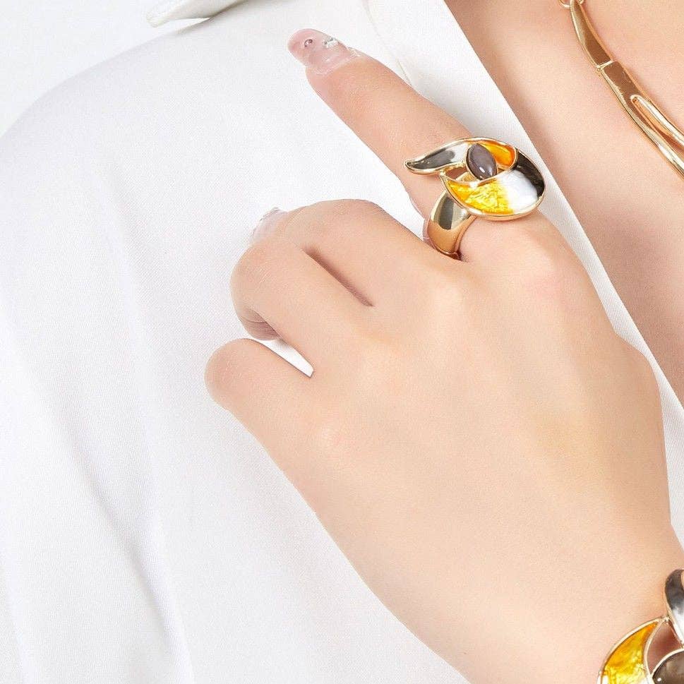 BELLE MISS – wholesale Cocktail/statement ring – Damissa elastic ring3