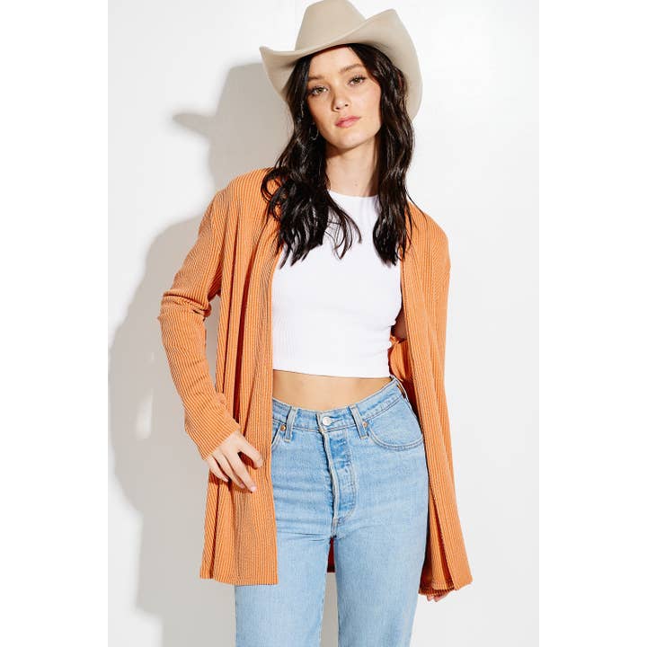 Cardigan à col châle en tricot souple pour la vente par Phil Love