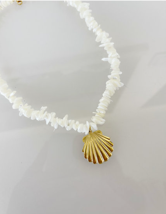 Liviana Lisbon - Wholesale Pendant/Charm Necklace - Collier blanc coquillage2