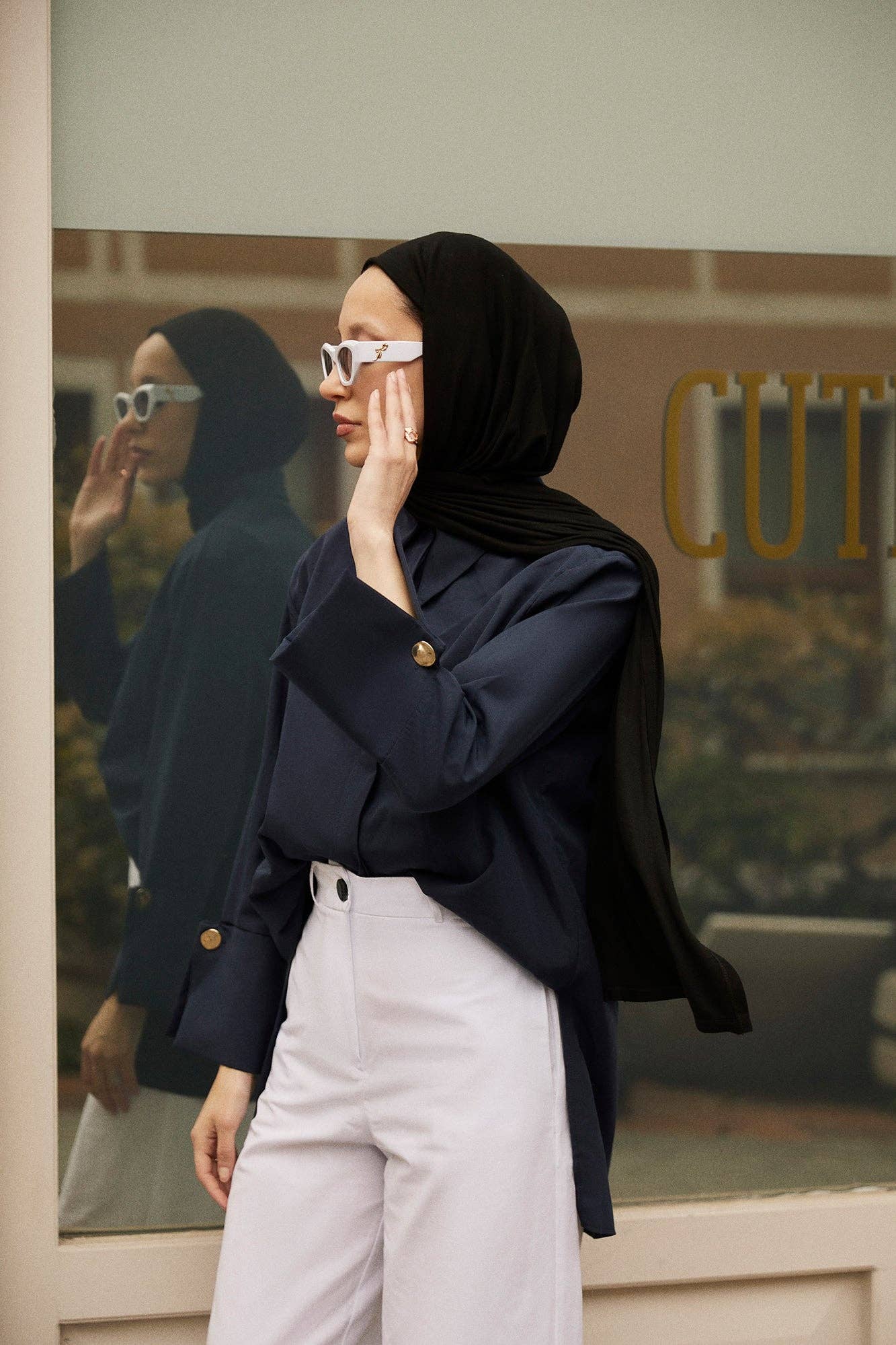 Lacivert POPLINSKJORTA MED BREDA MANSCHETTER för wholesale på Faire0