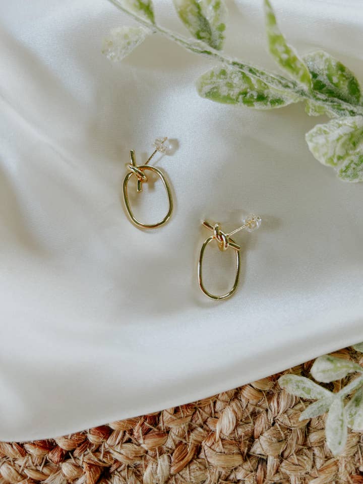 Pendientes Corinne para venta al por mayor de Ivory Bloom Boutique