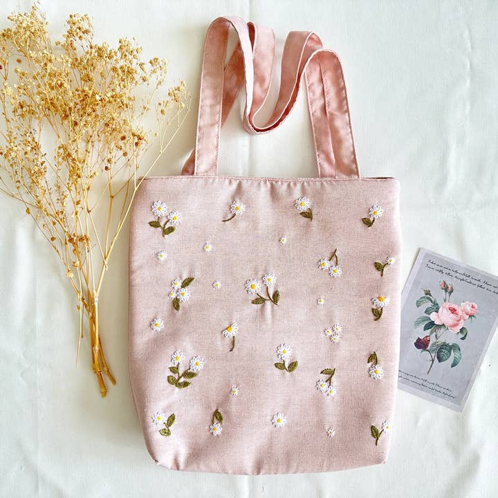 Quince Fables - Wholesale Tote Bag - Women's - Daisy Embroidered Pastel Pink Linen Bag