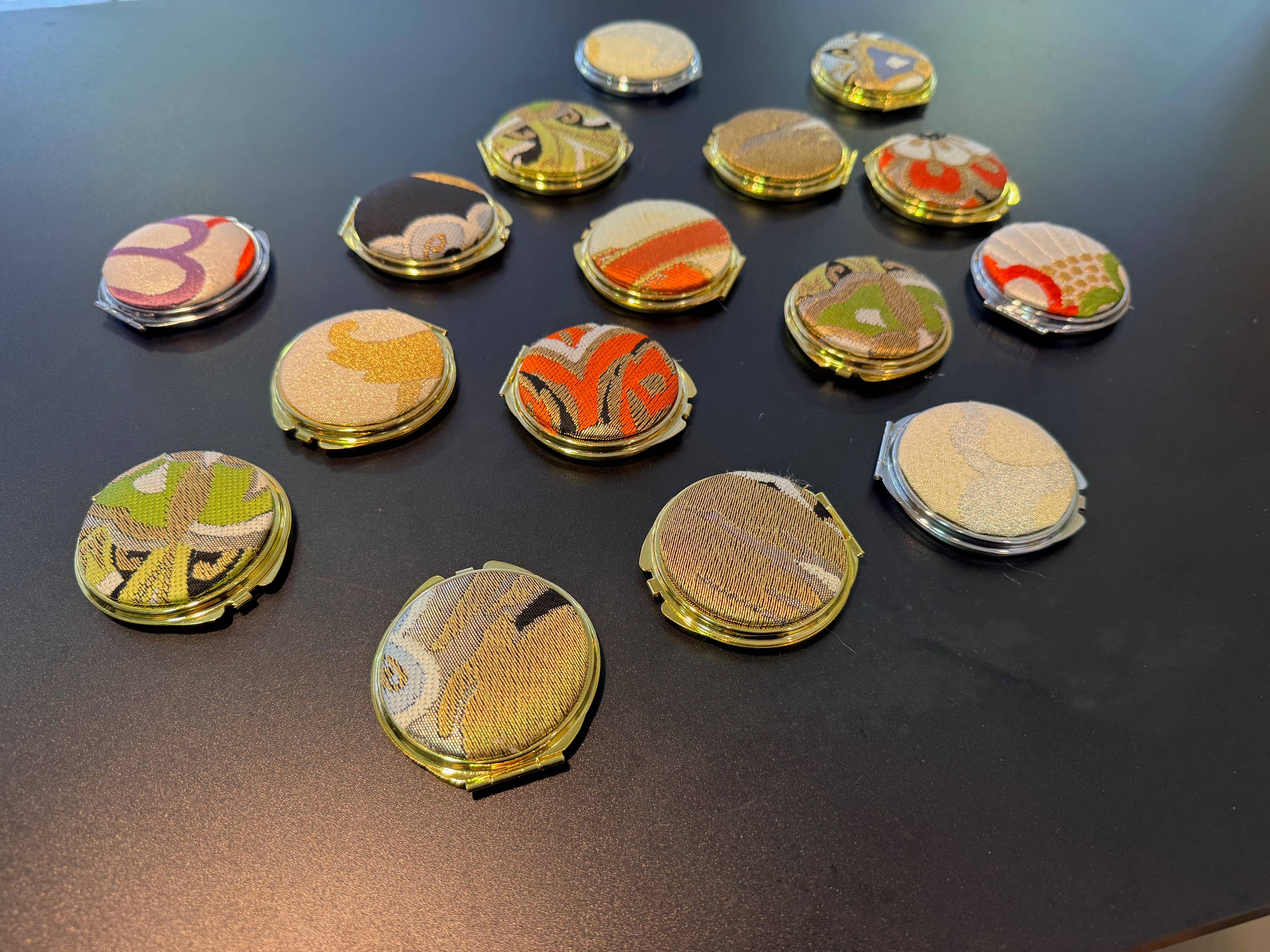 KOTO - Wholesale Compact Mirror - Kimono Obi Compact Mirror (Gold)5