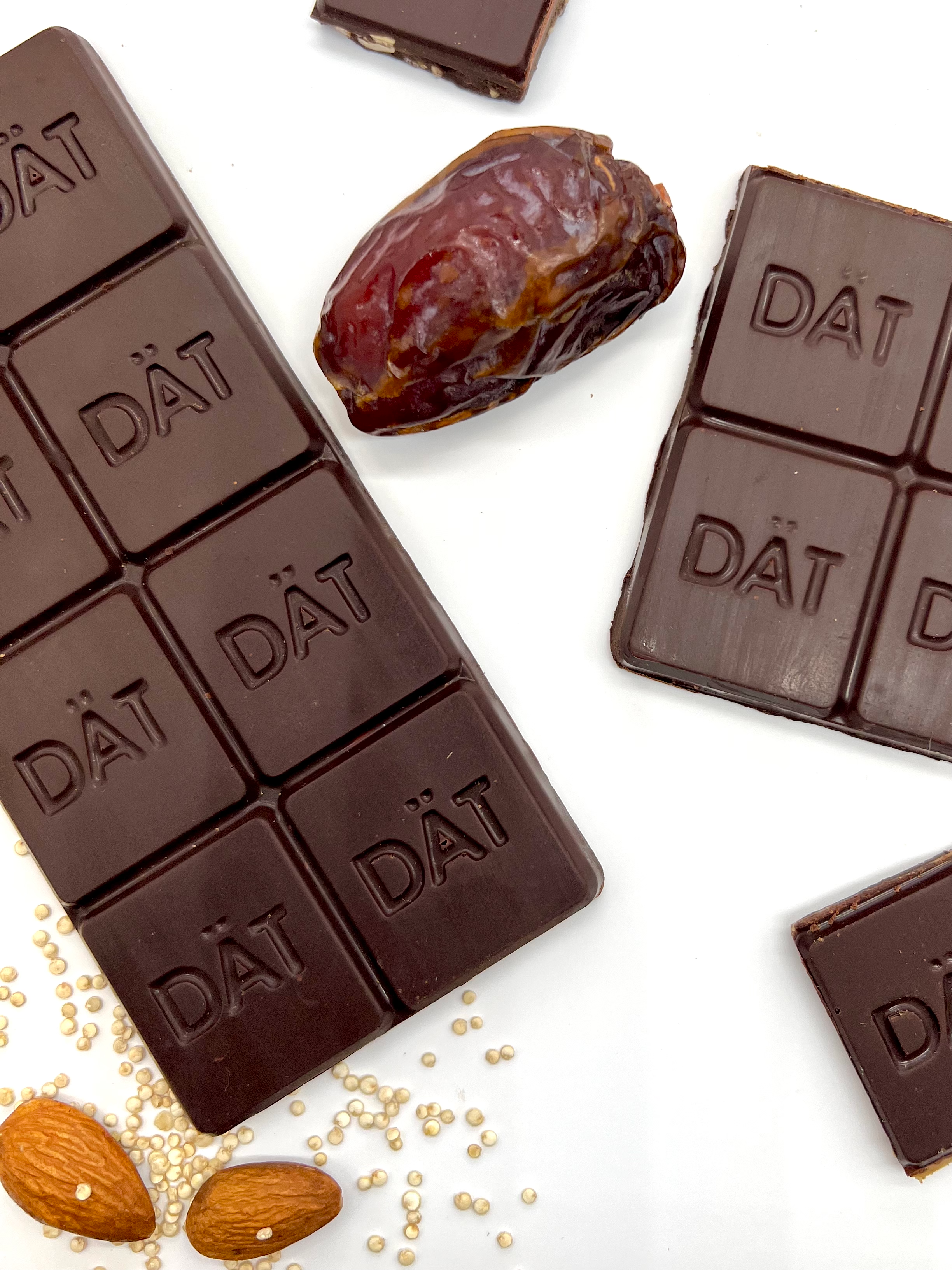 NUTSÓLA - Wholesale Chocolate Bar - Almond Crunch Dark Chocolate3